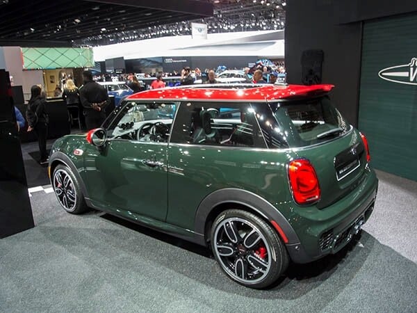 2016-mini-cooper-jcw-02-600-001