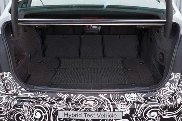 bmw-next-gen-plug-in-hybrid-powertrain-3-series-trunk-capacity-detail-600-001