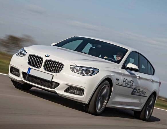 bmw-next-gen-plug-in-hybrid-powertrain-5-series-gt-front-action1-600-001