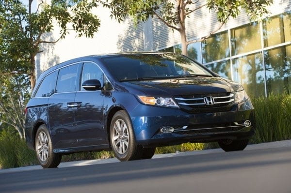 kelley-blue-book-best-buy-2015-honda-odyssey-03-600-001