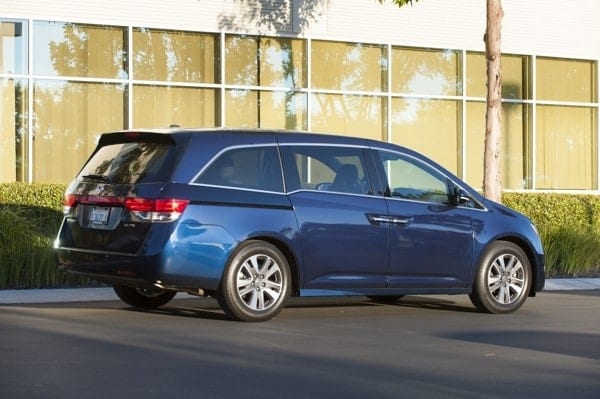 kelley-blue-book-best-buy-2015-honda-odyssey-04-600-001