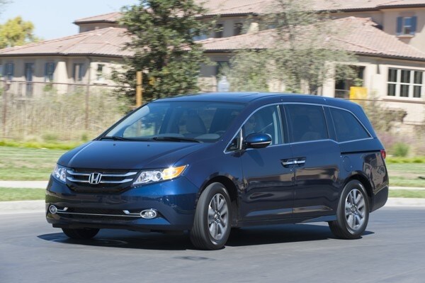 kelley-blue-book-best-buy-2015-honda-odyssey-06-600-001