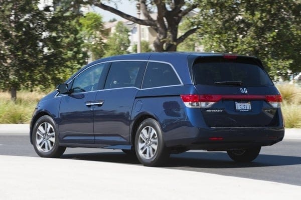 kelley-blue-book-best-buy-2015-honda-odyssey-08-600-001