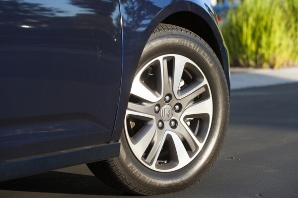 kelley-blue-book-best-buy-2015-honda-odyssey-15-600-001