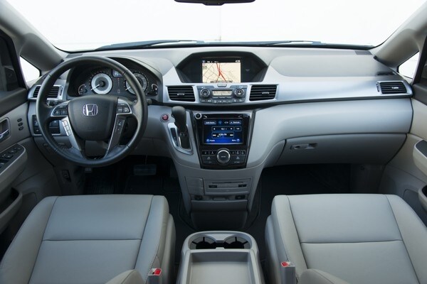 kelley-blue-book-best-buy-2015-honda-odyssey-22-600-001