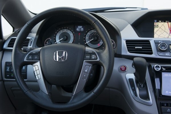 kelley-blue-book-best-buy-2015-honda-odyssey-24-600-001