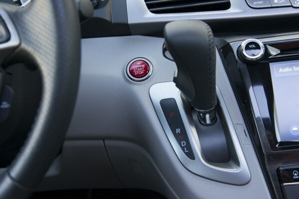 kelley-blue-book-best-buy-2015-honda-odyssey-29-600-001