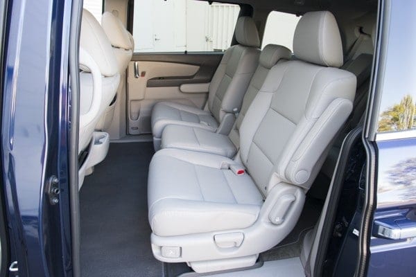 kelley-blue-book-best-buy-2015-honda-odyssey-33-600-001