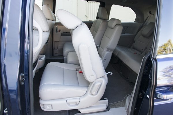 kelley-blue-book-best-buy-2015-honda-odyssey-34-600-001