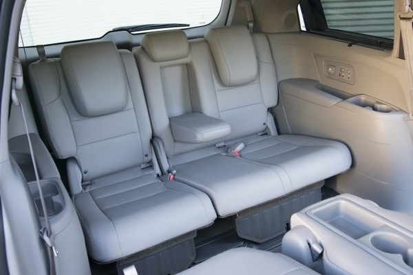 kelley-blue-book-best-buy-2015-honda-odyssey-minivan-4-600-001