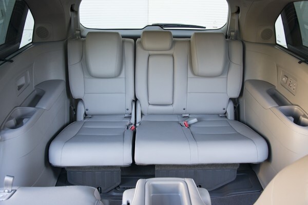 kelley-blue-book-best-buy-2015-honda-odyssey-minivan-5-600-001