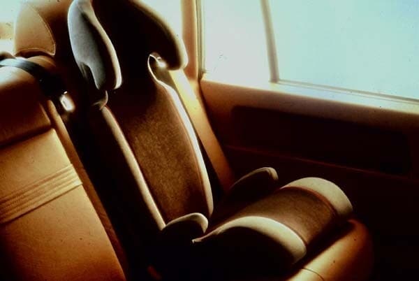 1989-booster_plug-600-001