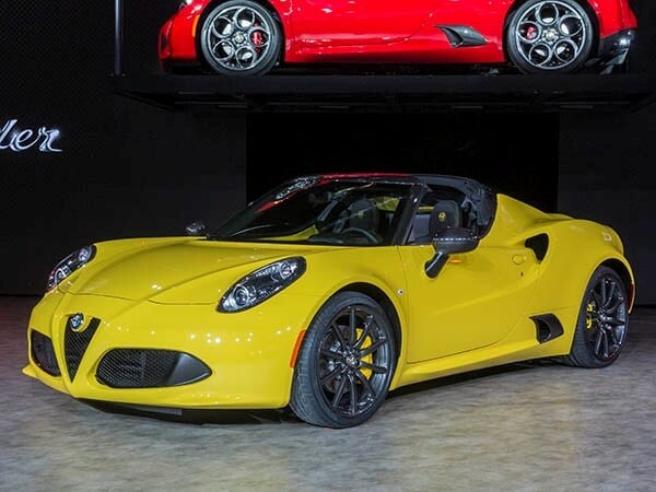 2015-alfa-romeo-4c-convertible-01-600-001