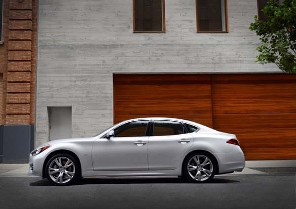 2015-infiniti-q70-and-q70l-1-600-001