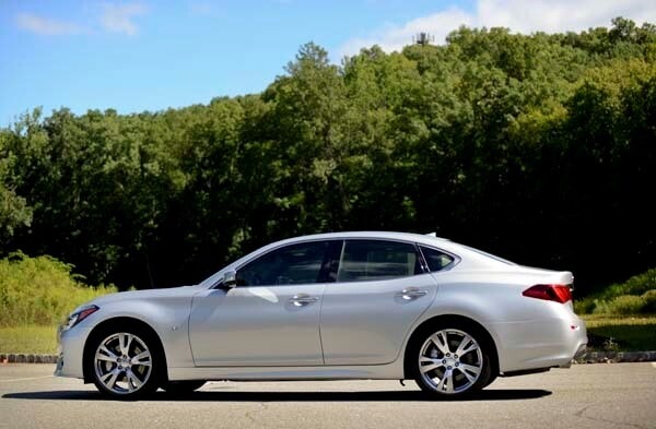 2015-infiniti-q70-and-q70l-33-600-001