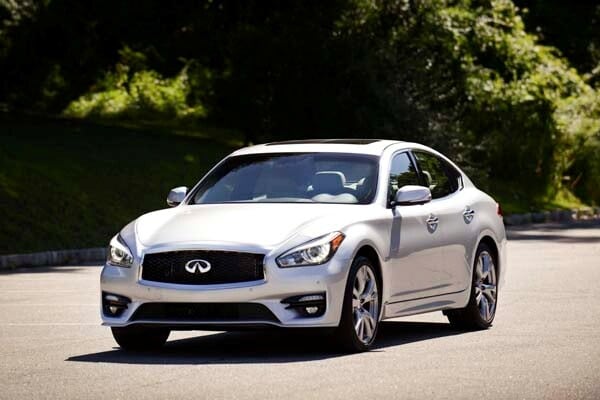 2015-infiniti-q70-and-q70l-37-600-001