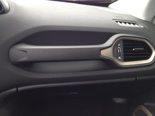 2015-jeep-renegade-10-600-001
