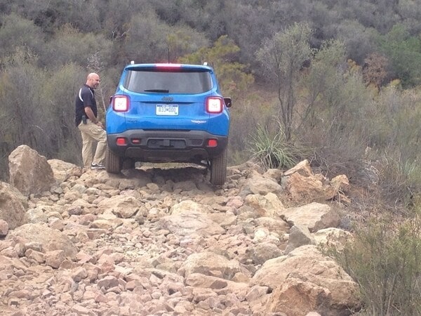 2015-jeep-renegade-13-600-001