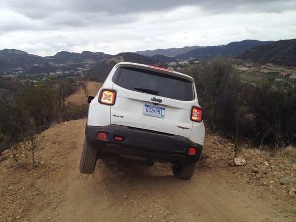 2015-jeep-renegade-16-600-001