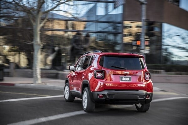 2015-jeep-renegade-21-600-001