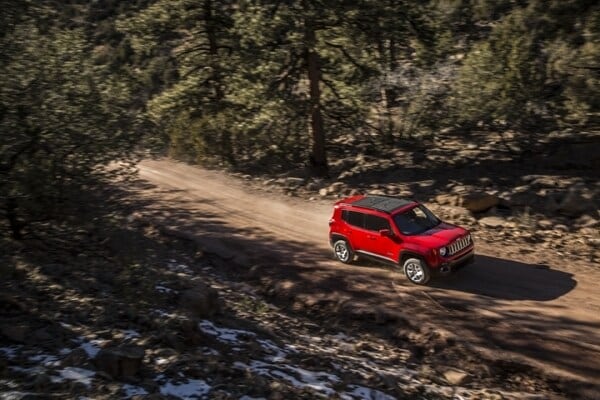 2015-jeep-renegade-31-600-001
