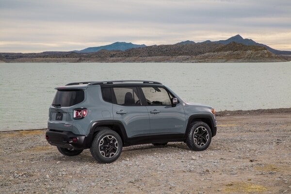 2015-jeep-renegade-34-600-001