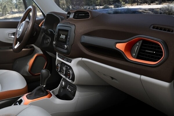 2015-jeep-renegade-43-600-001