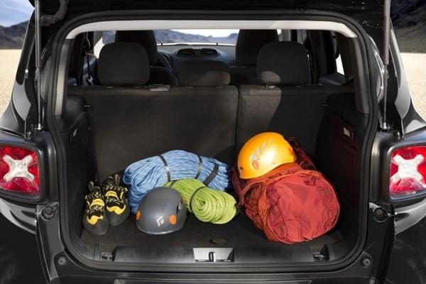 2015-jeep-renegade-46-600-001