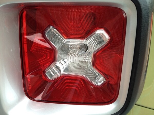 2015-jeep-renegade-8-600-001