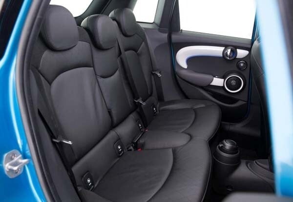 2015-mini-hardtop-4-door-inteirior-rear1-600-001-600-001
