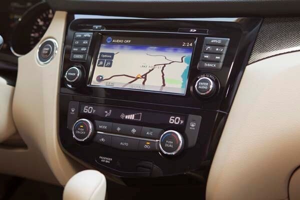 2015-nissan-rogue-2-600-001