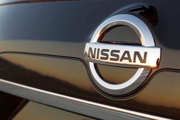 2015-nissan-rogue-5-600-001