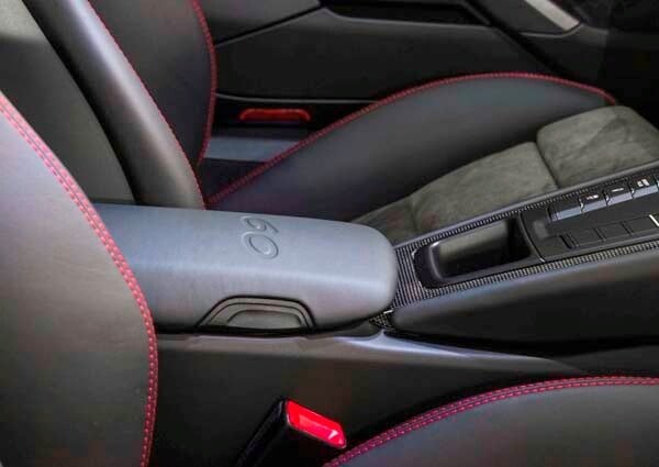 2015-porsche-911-gts-club-coupe-center-console-cover-detail-600-001