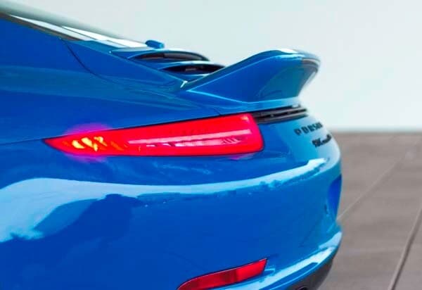2015-porsche-911-gts-club-coupe-decklid-ducktail-detail-600-001