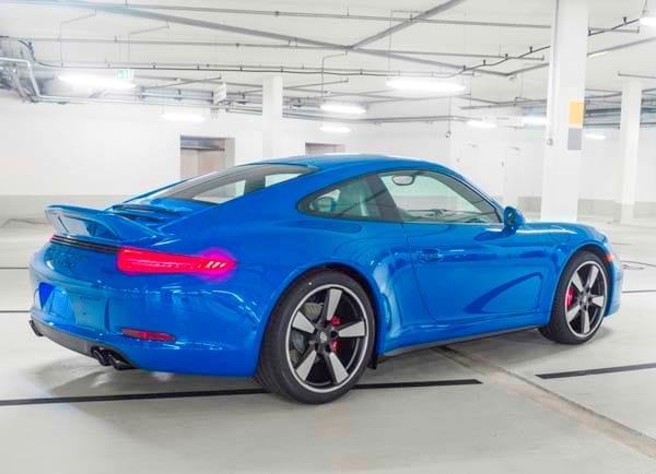 2015-porsche-911-gts-club-coupe-rear-static1-600-001