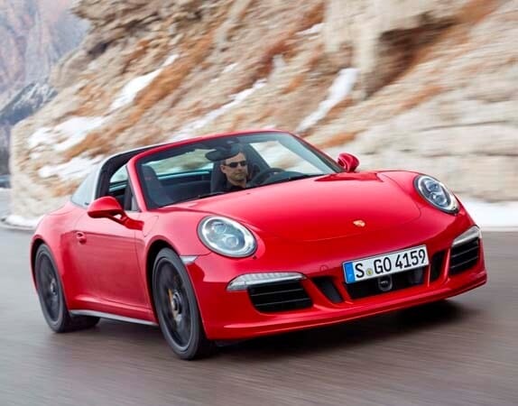 2015-porsche-911-targa-4-gts-front-action1-600-001