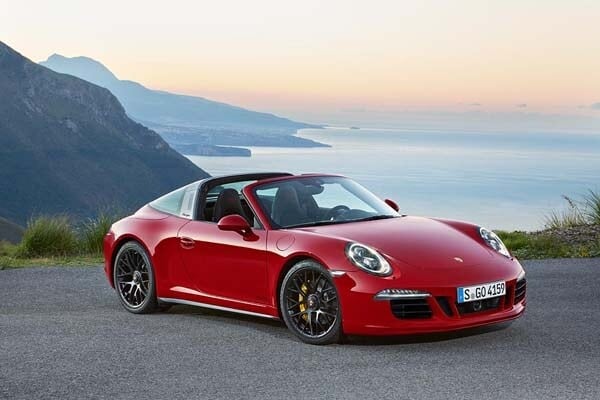 2015-porsche-911-targa4-gts-front-static1-600-001