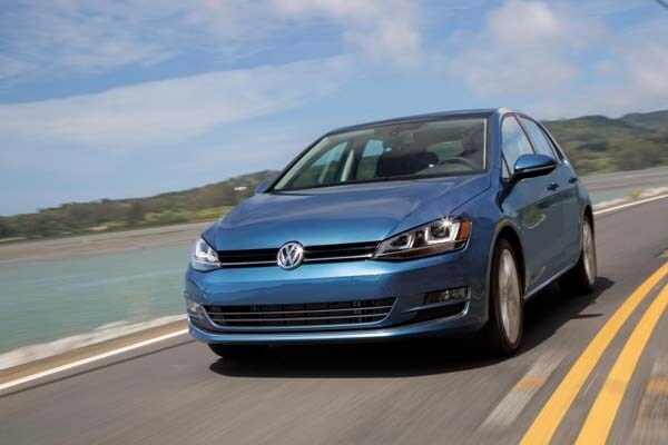 2015-volkswagen-golf-tsi-front-action1-600-001