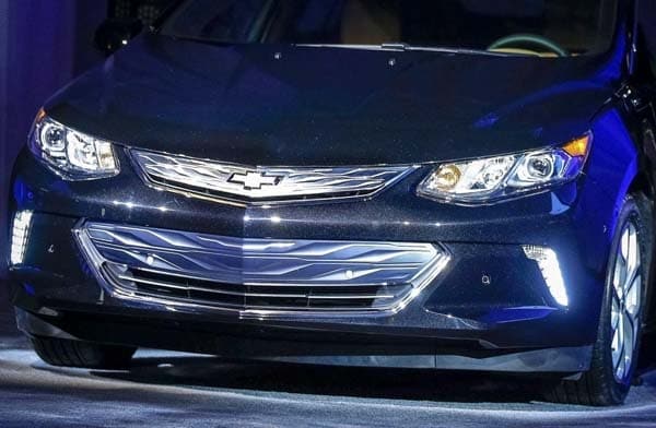 2016-chevrolet-volt-teaser2a-600-001