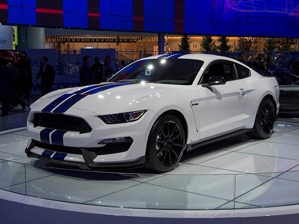 2016-ford-gt350-02-600-001