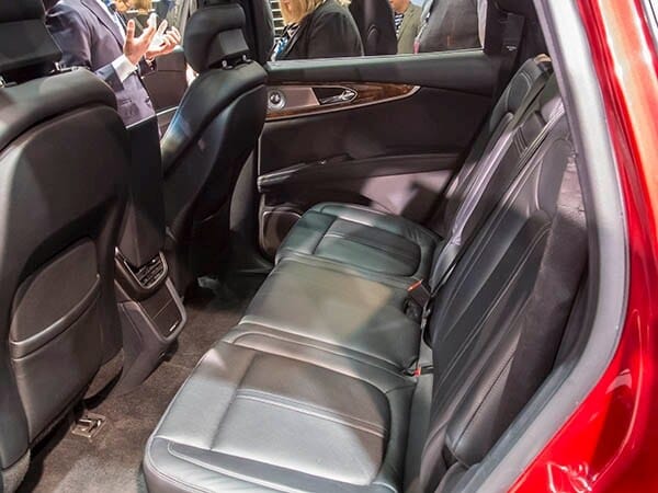 2016-lincoln-mkz-07-600-001