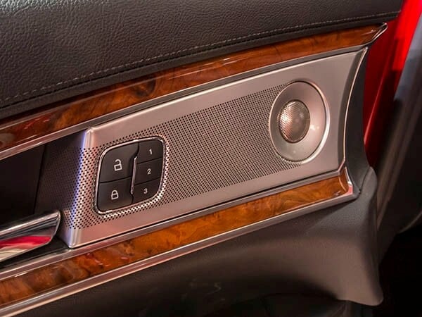 2016-lincoln-mkz-13-600-001