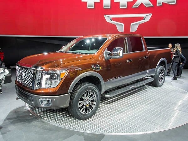 2016-nissan-titan-09-600-001
