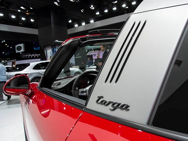 2016-porsche-911-targa4-gts-05-600-001