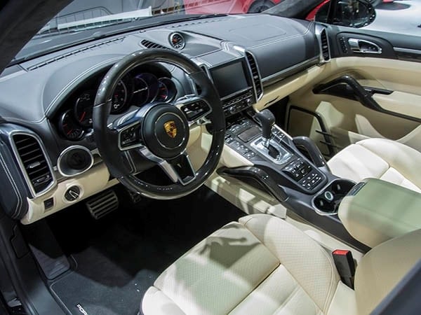 2016-porsche-cayenne-turbo-s-03-600-001