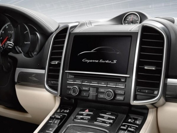2016-porsche-cayenne-turbo-s-interior3-600-600-001