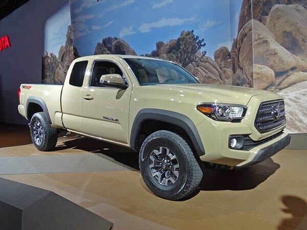 2016-toyota-tacoma-07-600-001