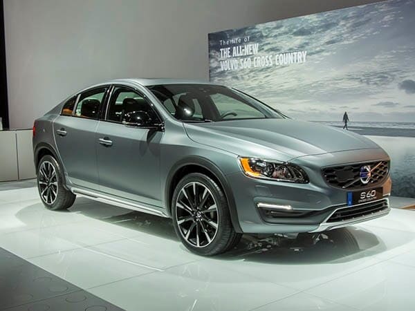 2016-volvo-s60-cross-country-01-600-001