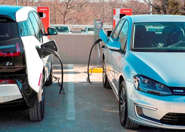 bmw-i3-vw-e-golf-charging-lead-600-001