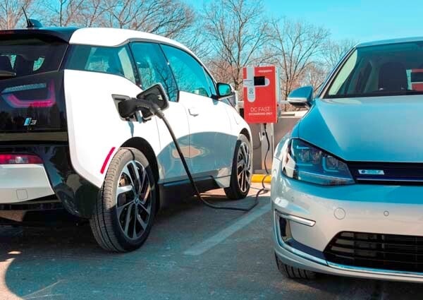 bmw-i3-vw-e-golf-charging3-600-001